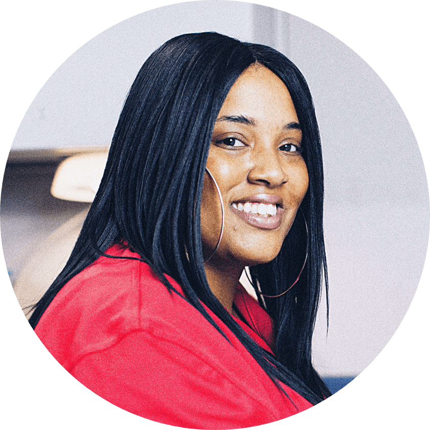 Customer Services Rep - Download Professional Landscape Picture | 8K